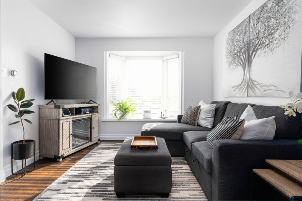 Living room with an inviting atmosphere